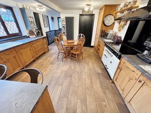 Kitchen- click for photo gallery